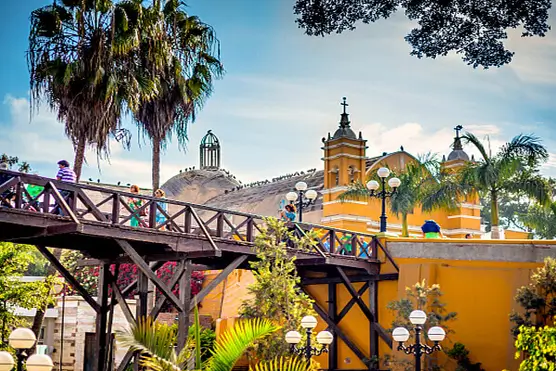 Lima historic center tour + peruvian cuisine + Barranco